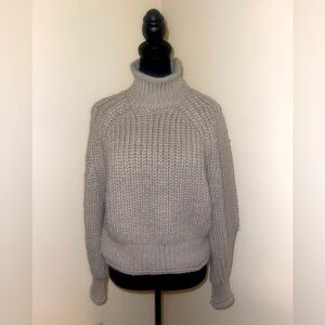 Women’s 🩶 turtleneck sweater 🩶